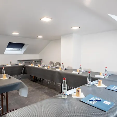 Hotel Kyriad Valenciennes Sud - 3*